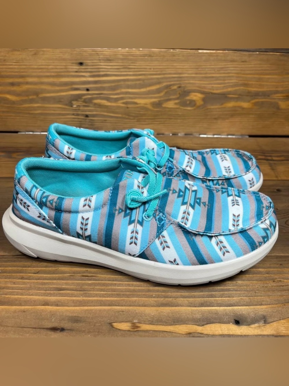 Ariat (Women's size 8) Hilo Turquoise Saddle Blanket Slip on Shoes